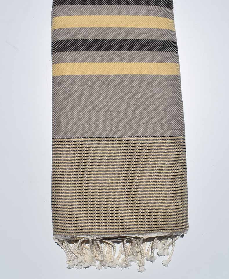 jeté beige foncé rayée jaune et marron  - 1