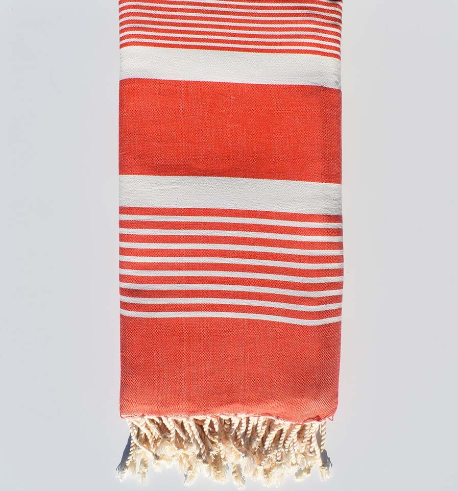 Jeté plate rouge avec des rayures blanche Fouta Tunisia - 1