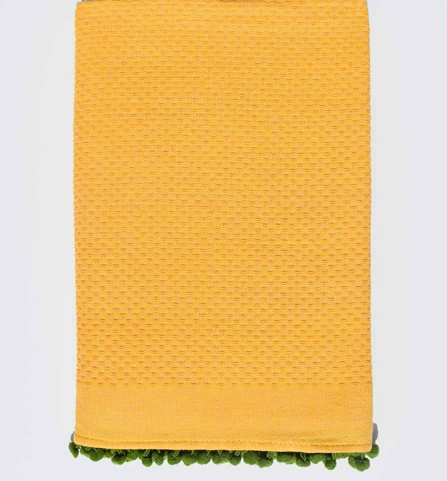 Fouta jaune avec pompons  - 1