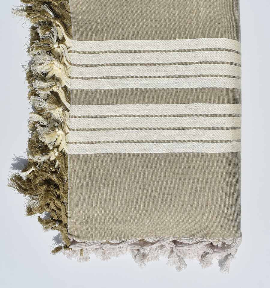 Jeté de canapé 4 franges vert kaki et blanc crème 2.2m*2.8m Fouta Tunisia - 1