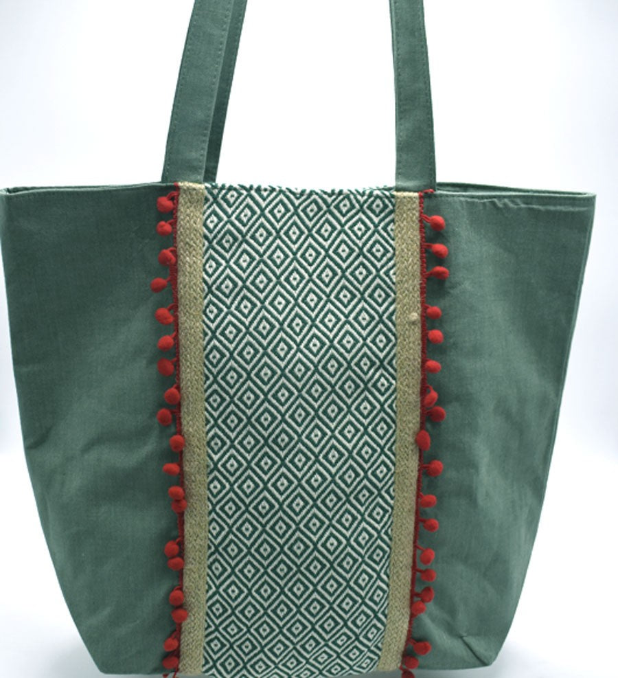 Sac Saint Tropez vert avec motifs en chevron et pompons rouge Fouta Tunisia - 2