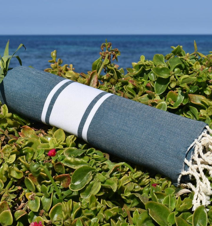 Fouta plate bleu pétrole