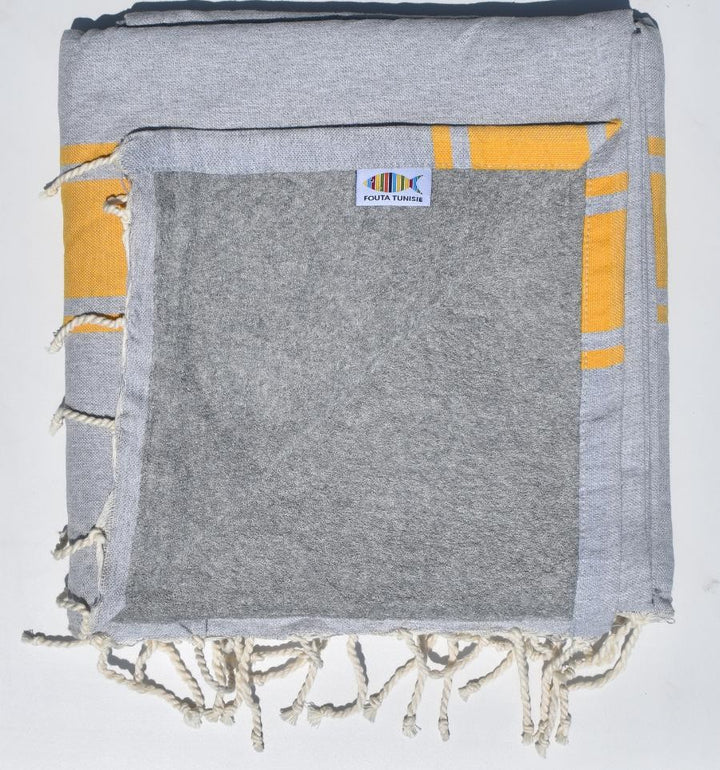 Fouta grise bandes Jaunes doublée éponge grise