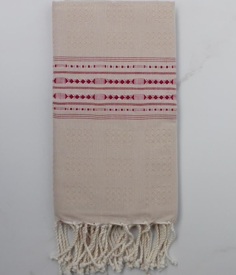 Fouta thalasso beige avec motifs bordeaux 