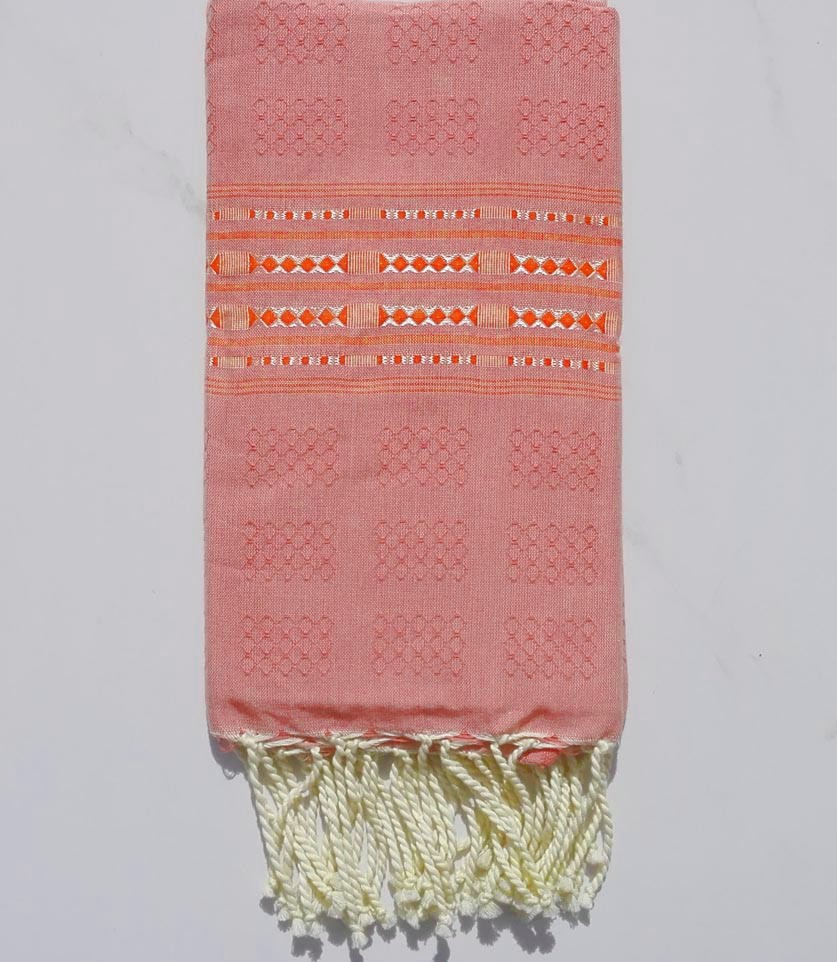 Fouta thalasso rose fraise avec motifs rouge 