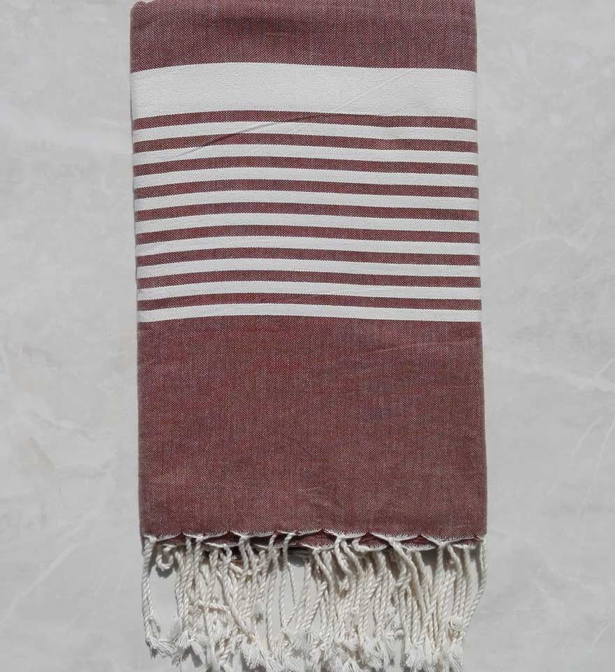 Jeté marron avec rayures 