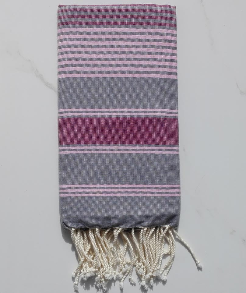 Fouta Dina gris plomb rayée rose et bordeaux 