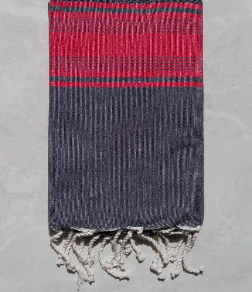 Fouta nid d'abeille gris et rouge avec rayures 