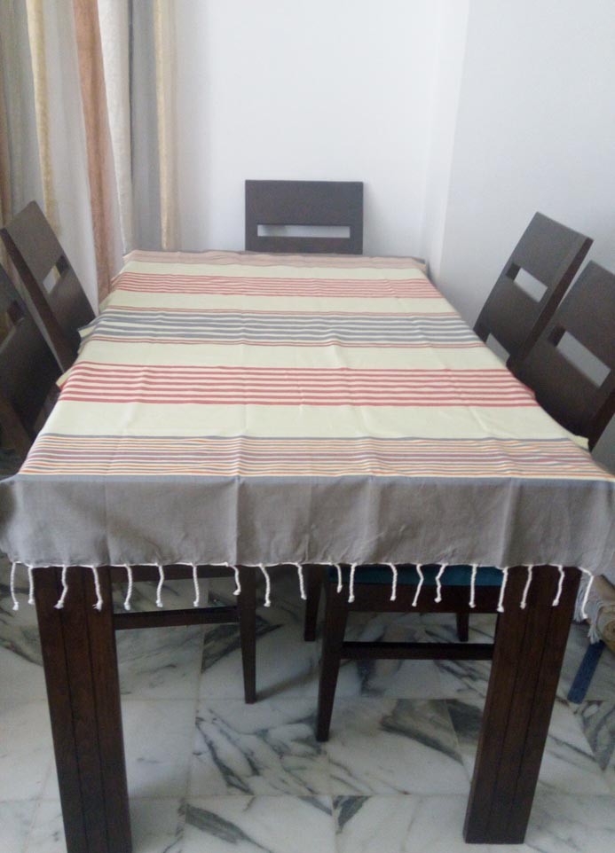 Fouta Plate jaune clair et gris avec rayures 