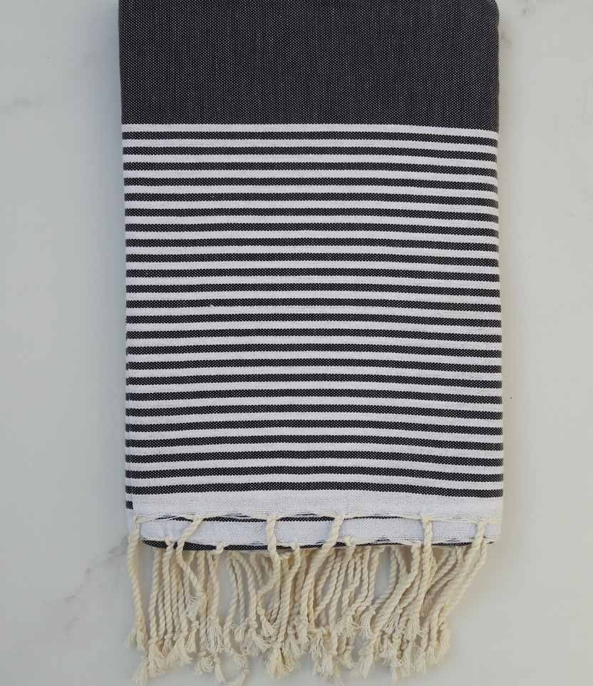 Fouta Plate gris foncé rayée blanc 