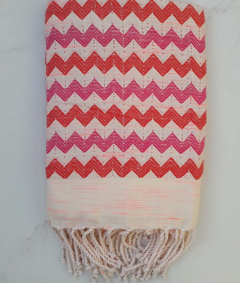 Fouta zigzag blanc crème, rouge et rose 