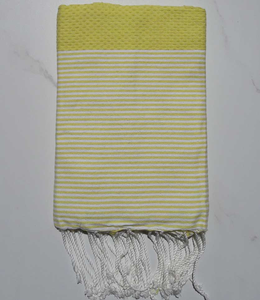 Nid d'abeille jaune mais 