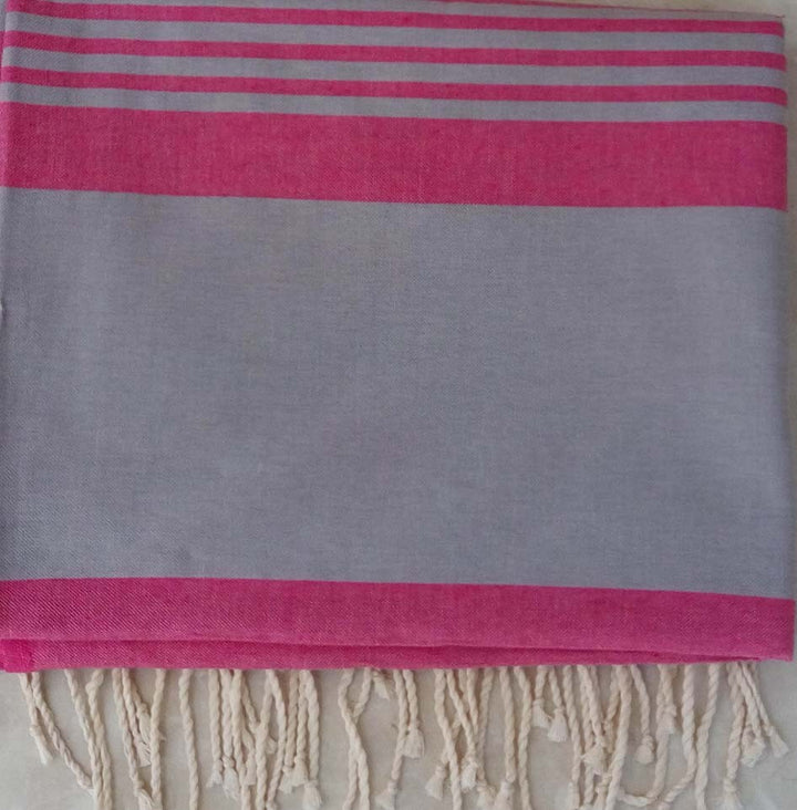 Jeté gris rayée rose 