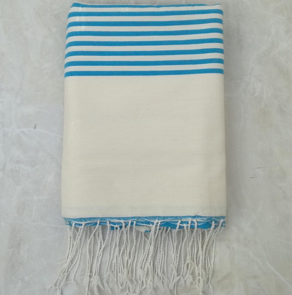 Jeté blanc crème rayée bleu azur 