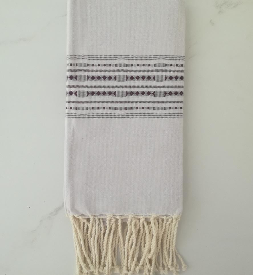Fouta thalasso avec motifs aubergine 