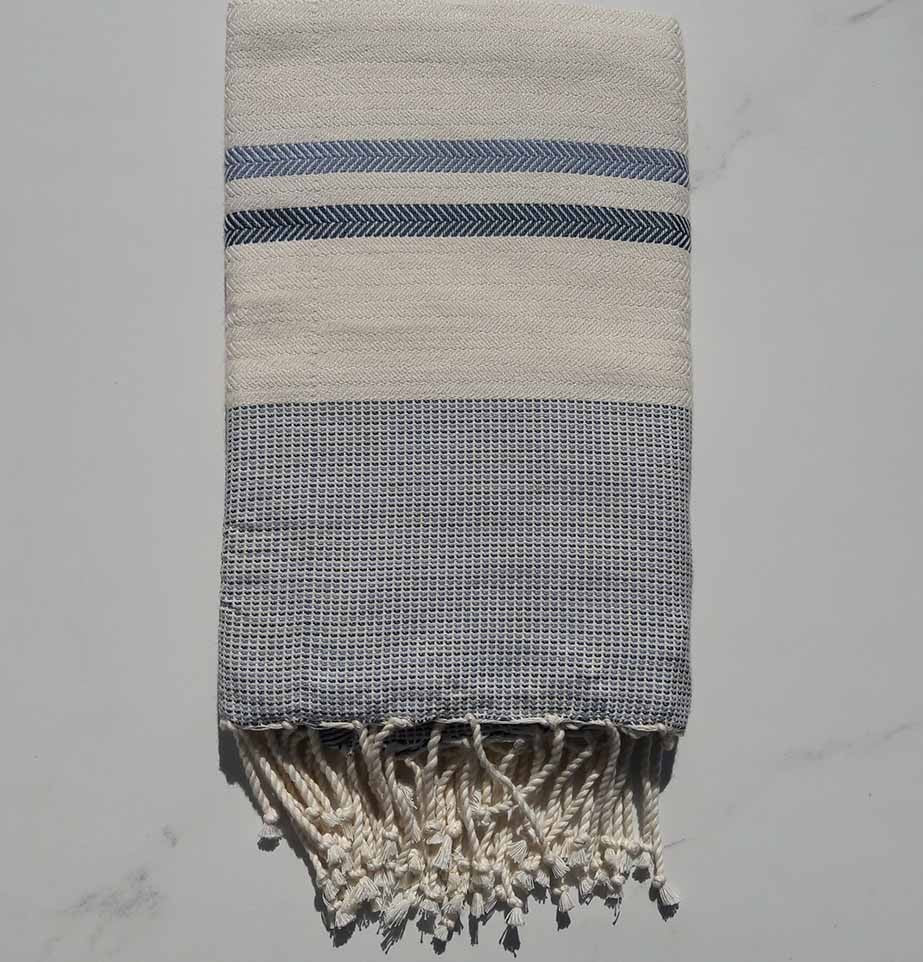 Chevron blanc crème,bleu charrette et paon 