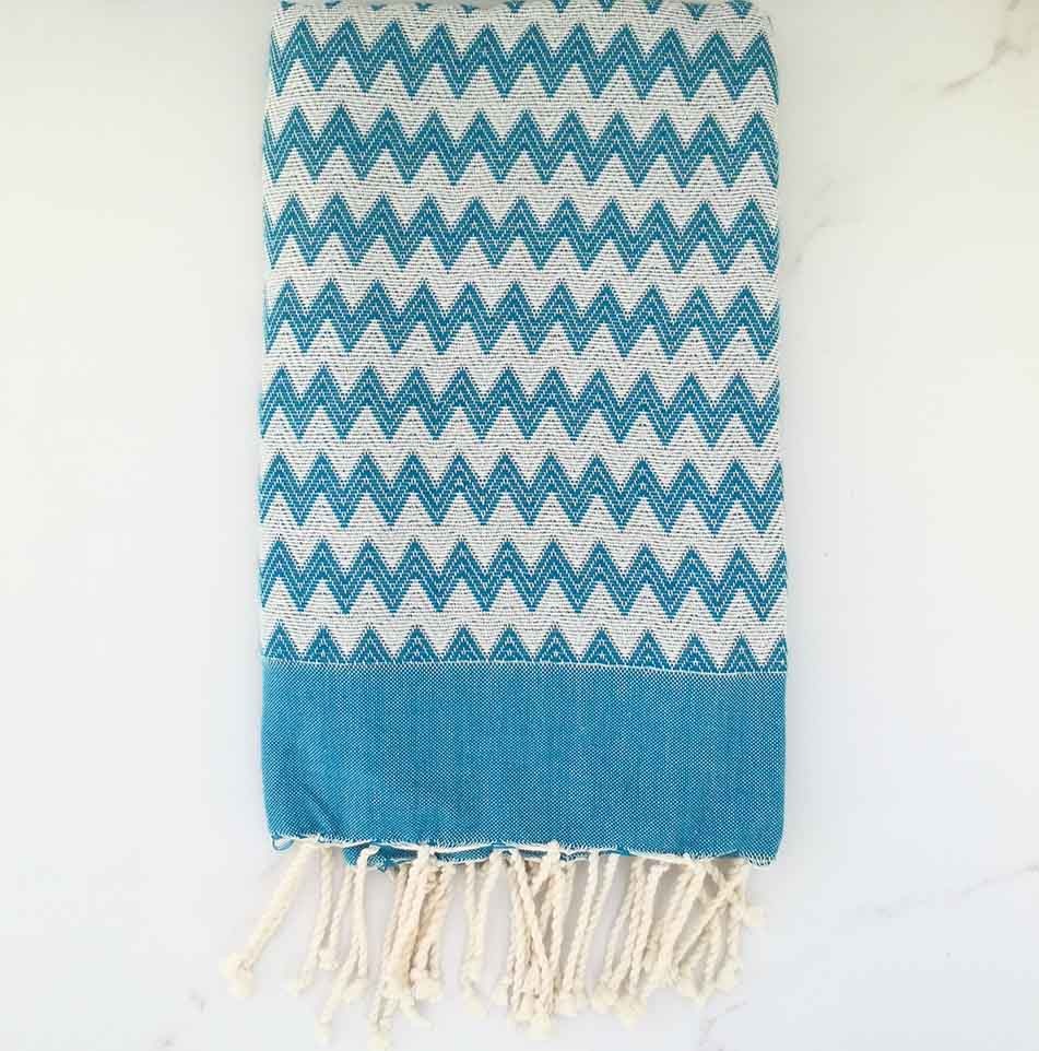 Fouta zigzag bleu azur et blanc crème 