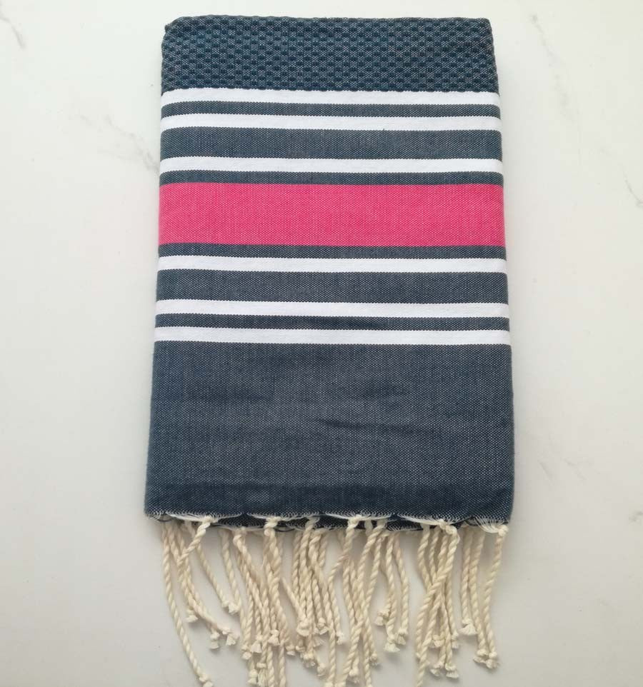 Fouta nid d'abeille bleu pétrole rayée rose 