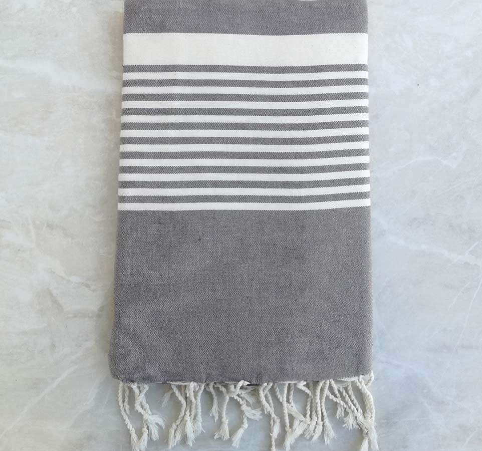 Jeté taupe rayée blanc cassé 