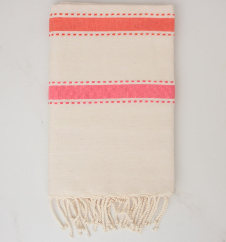 Fouta arabesque blanc crème, orange corail et rose 