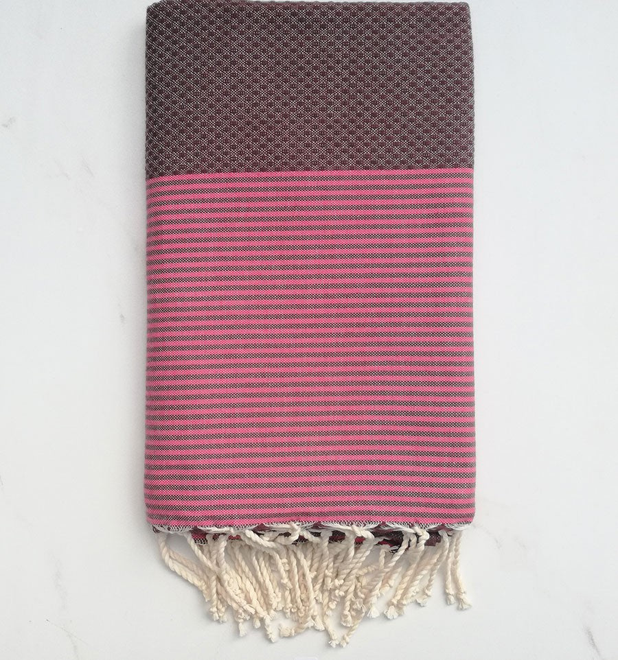 Fouta nid d'abeille marron rayée rose 