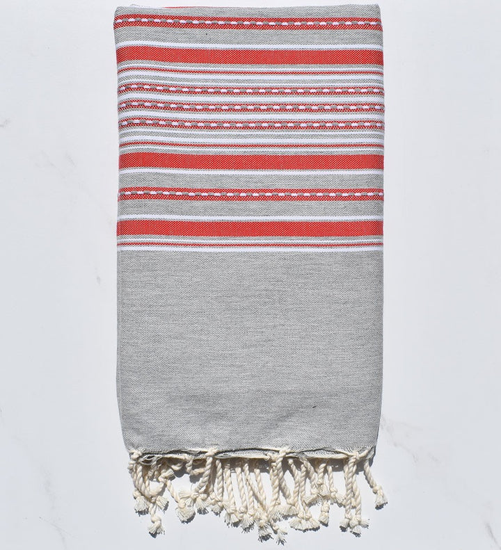 Fouta arabesque gris clair avec rayures rouge 