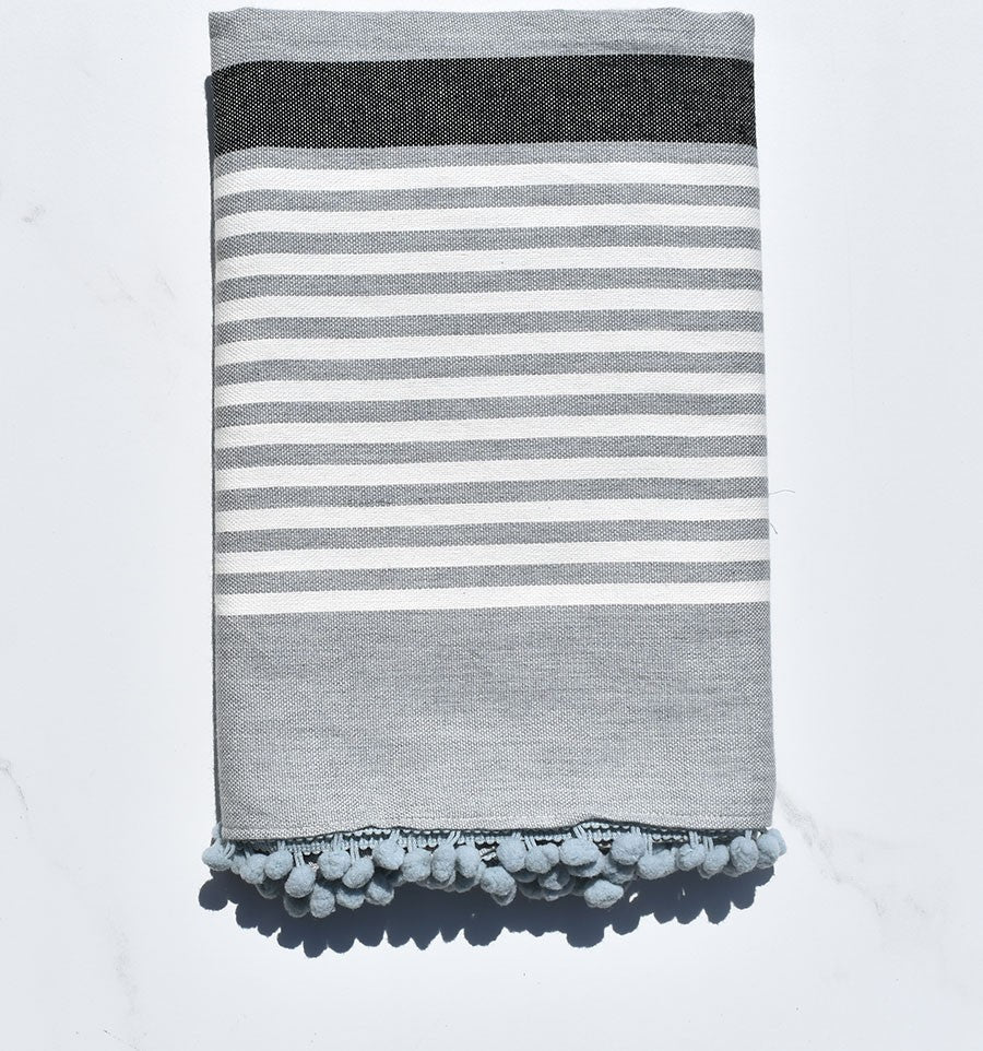 Fouta blanc cassé, gris et anthracite avec pompons 