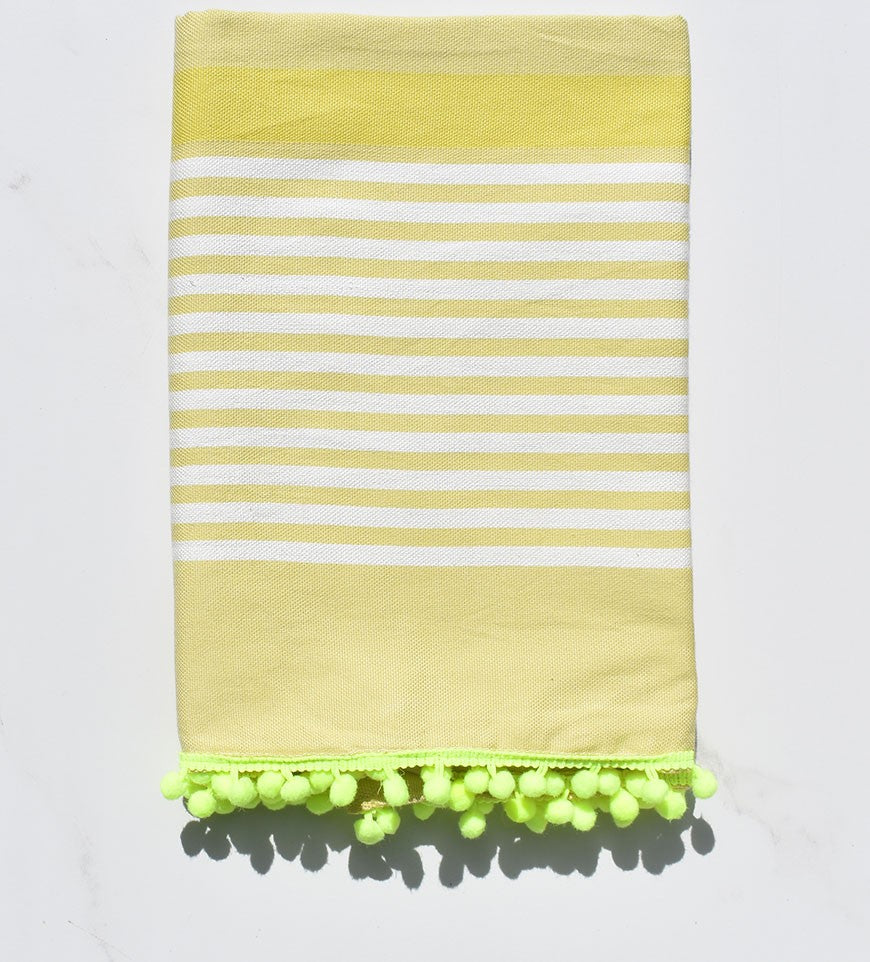 Fouta blanc cassé, chartreuse avec pompons 
