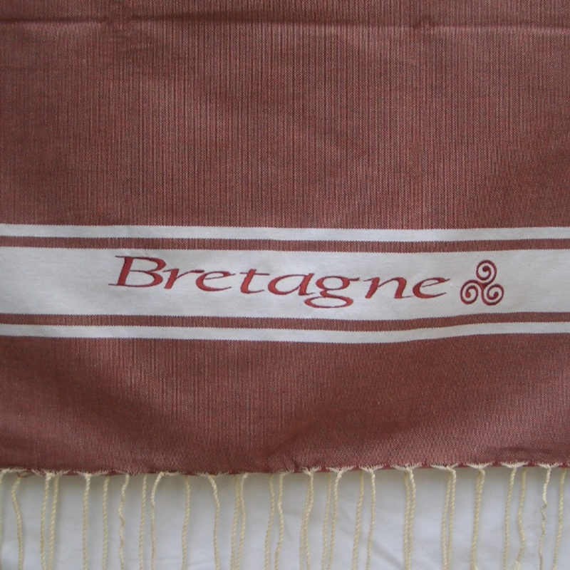 fouta brodée Bretagne rouge brique 