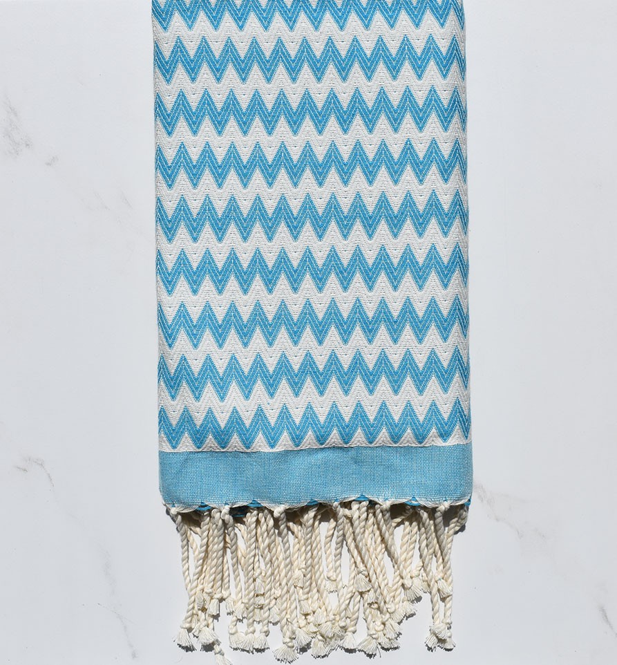 Fouta zigzag bleu azur et blanc crème 