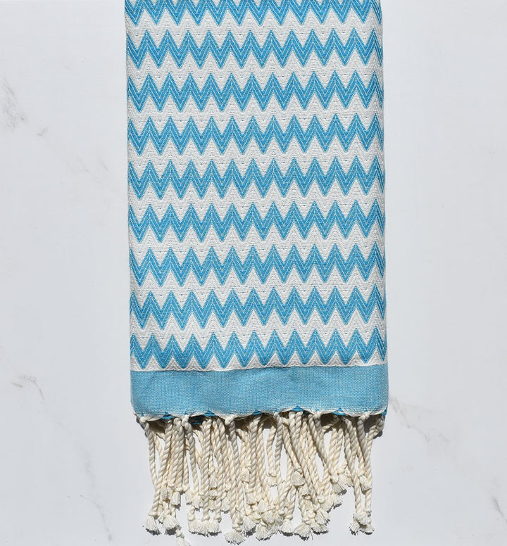 Fouta zigzag bleu azur et blanc crème 