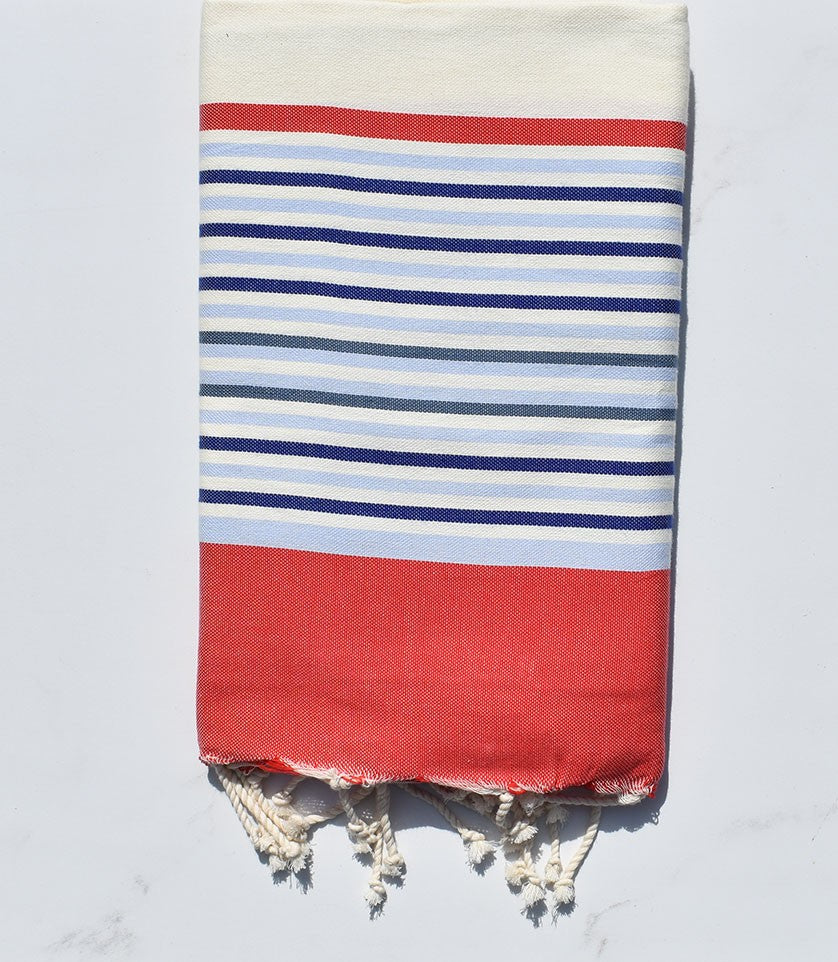 Fouta 5 couleurs blanc cassé, rouge, bleu fumée, bleu et vert de gris 