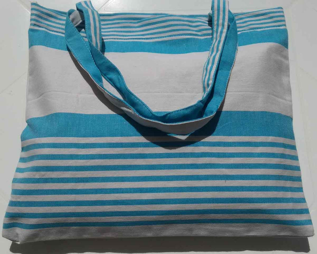 Sac de plage fouta bleu céleste avec rayures 