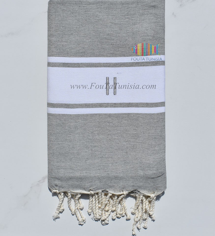 Fouta gris avec broderie 