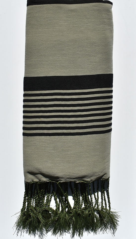 Jeté velours vert lichen avec rayures 