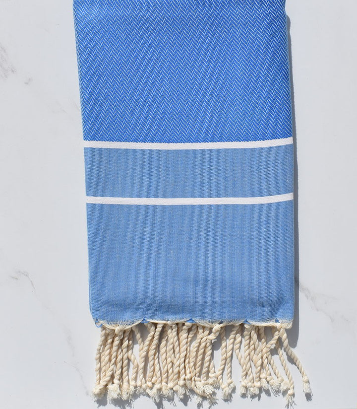 Fouta chevron bleu électrique clair 