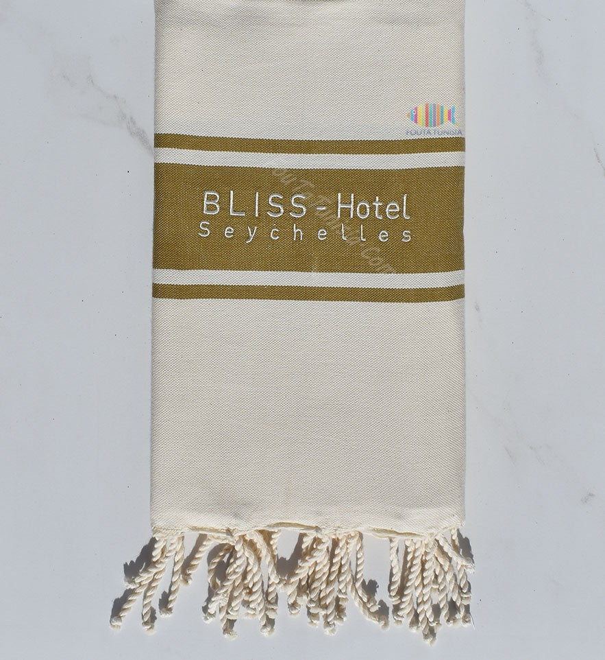 Fouta broderie hôtel seychelles 