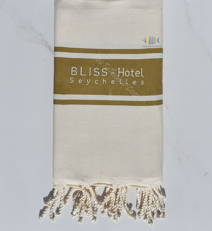 Fouta broderie hôtel seychelles 