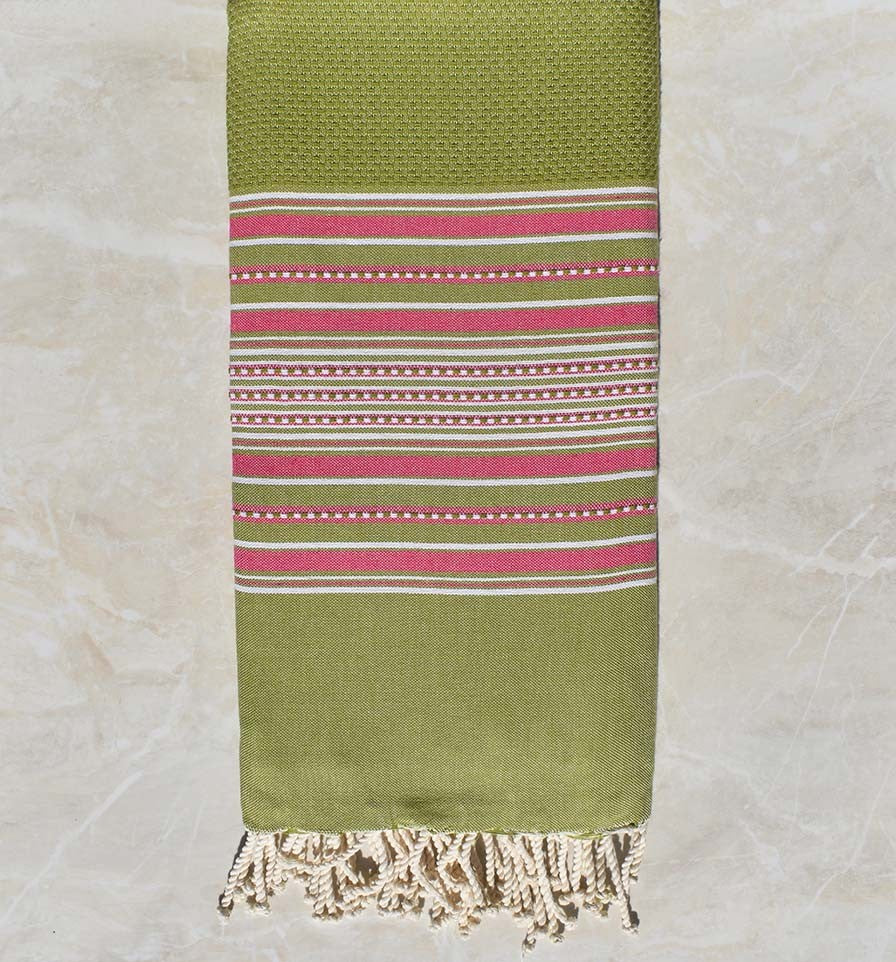 Jeté arabesque vert olive rayée rose 
