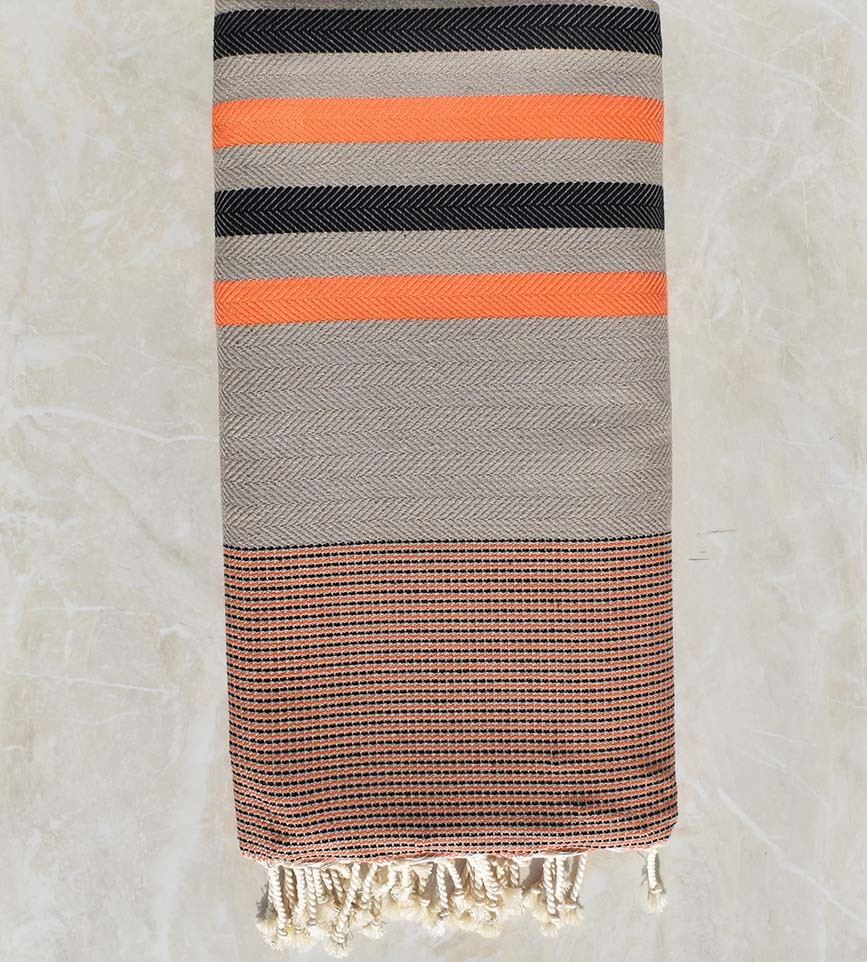 Jeté grège foncé, orange et noir 