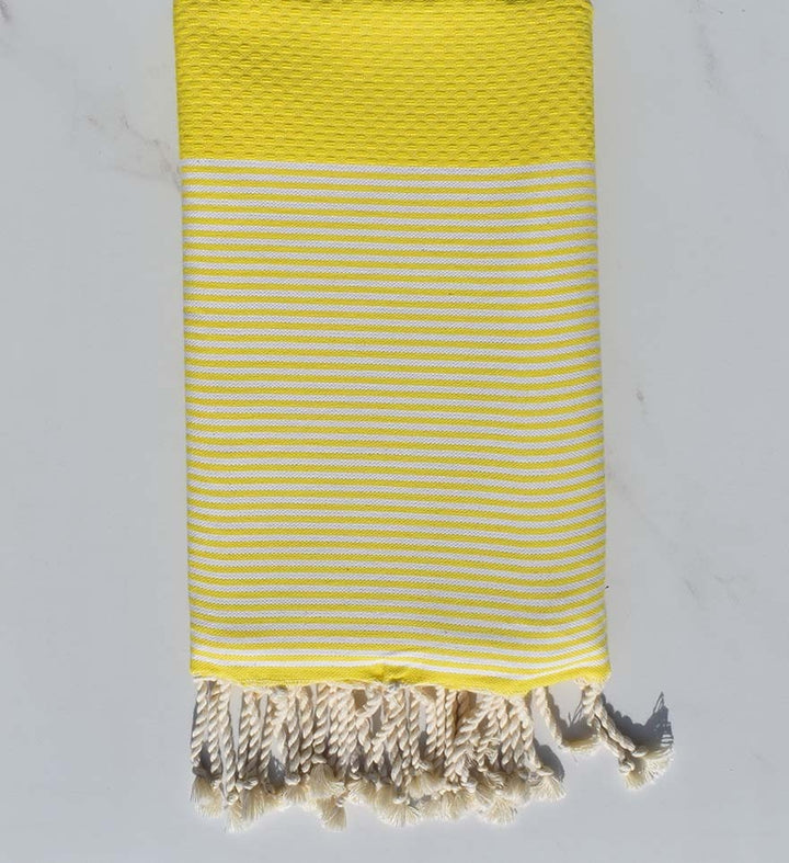 Nid d'abeille jaune mais 