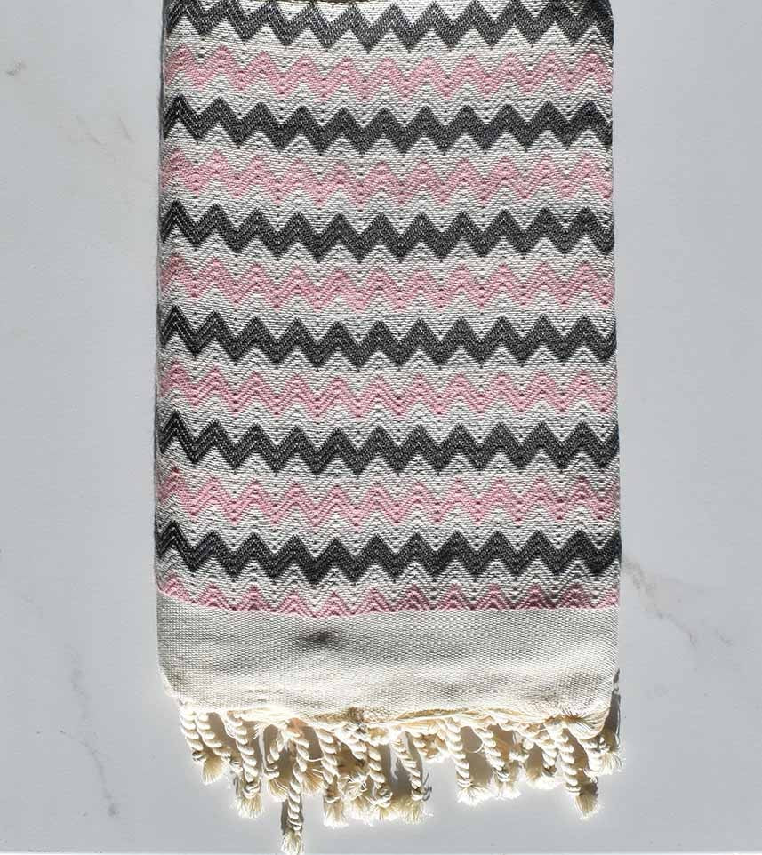 Fouta zigzag crème, Rose bébé clair et gris foncé 