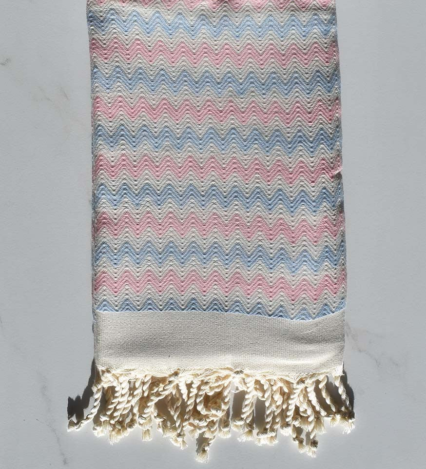 Fouta zigzag écru, Rose clair et bleu ciel 