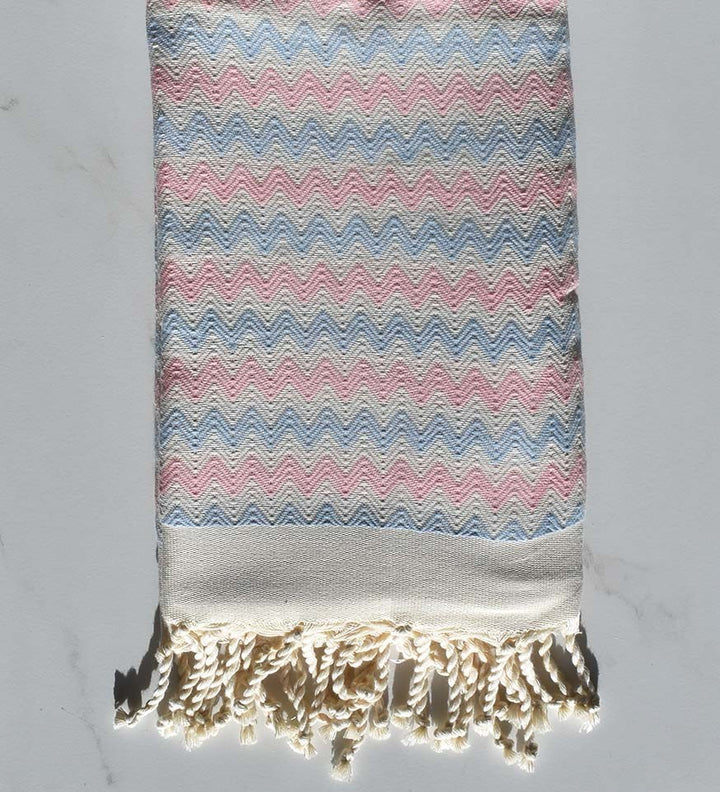 Fouta zigzag écru, Rose clair et bleu ciel 