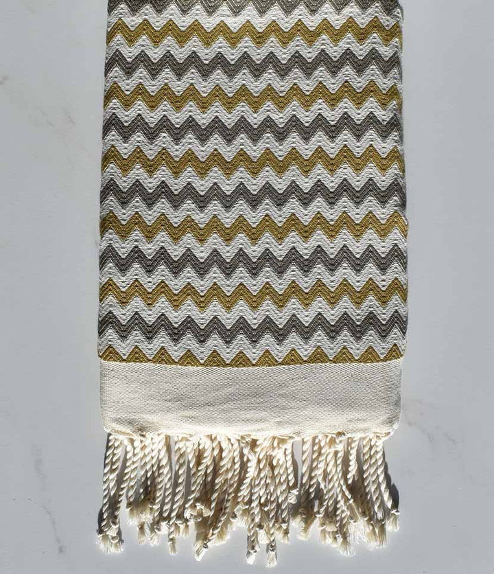 Fouta zigzag crème, jaune motard et gris 