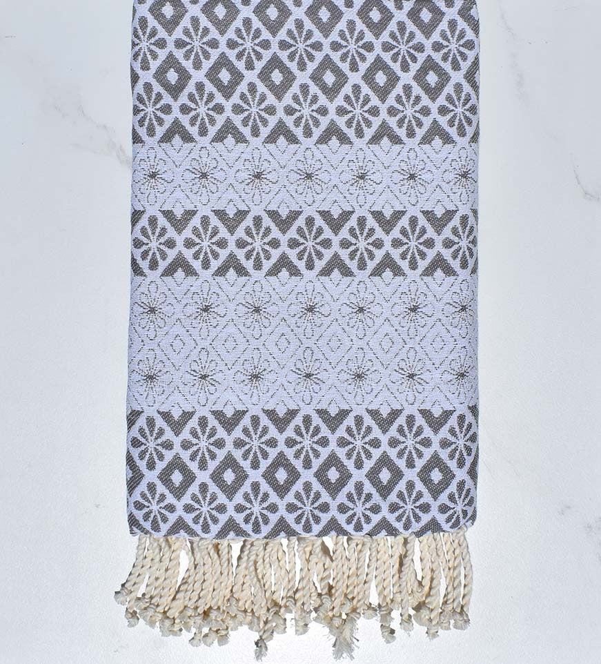 Fouta fleuri gris 