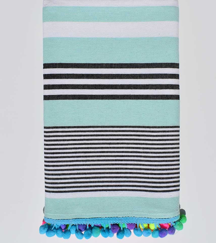 Serviette de plage pompon vert opaline rayée en noir et blanc  - 1